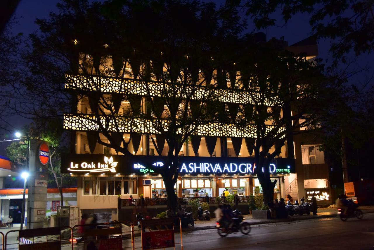 Le Oak Inn Mysore Exterior photo